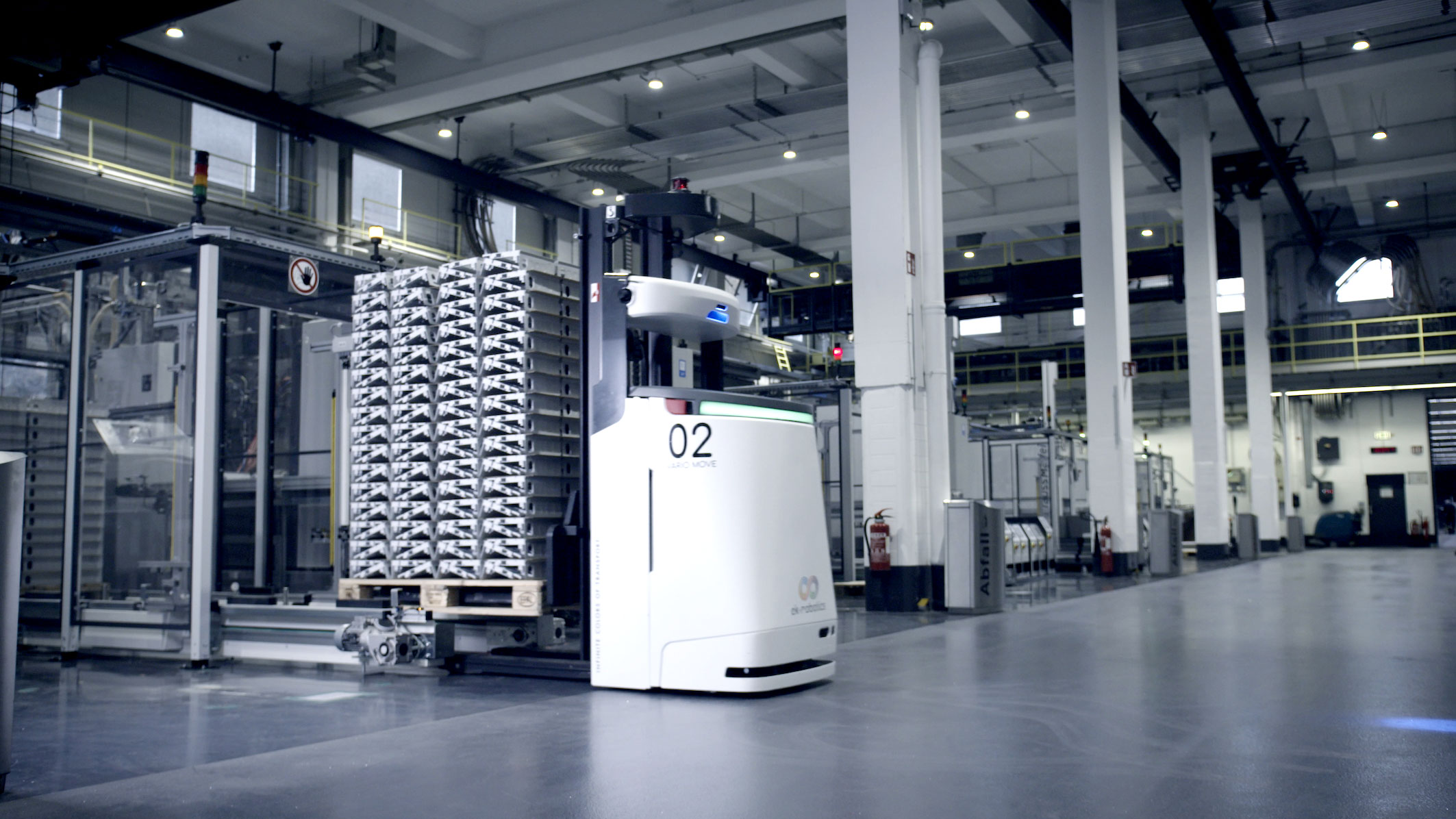Autonomous guided vehicle in a smart factory